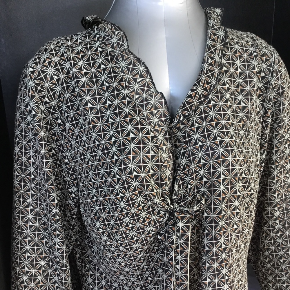 Large Emma James top with tie. Tank top included.